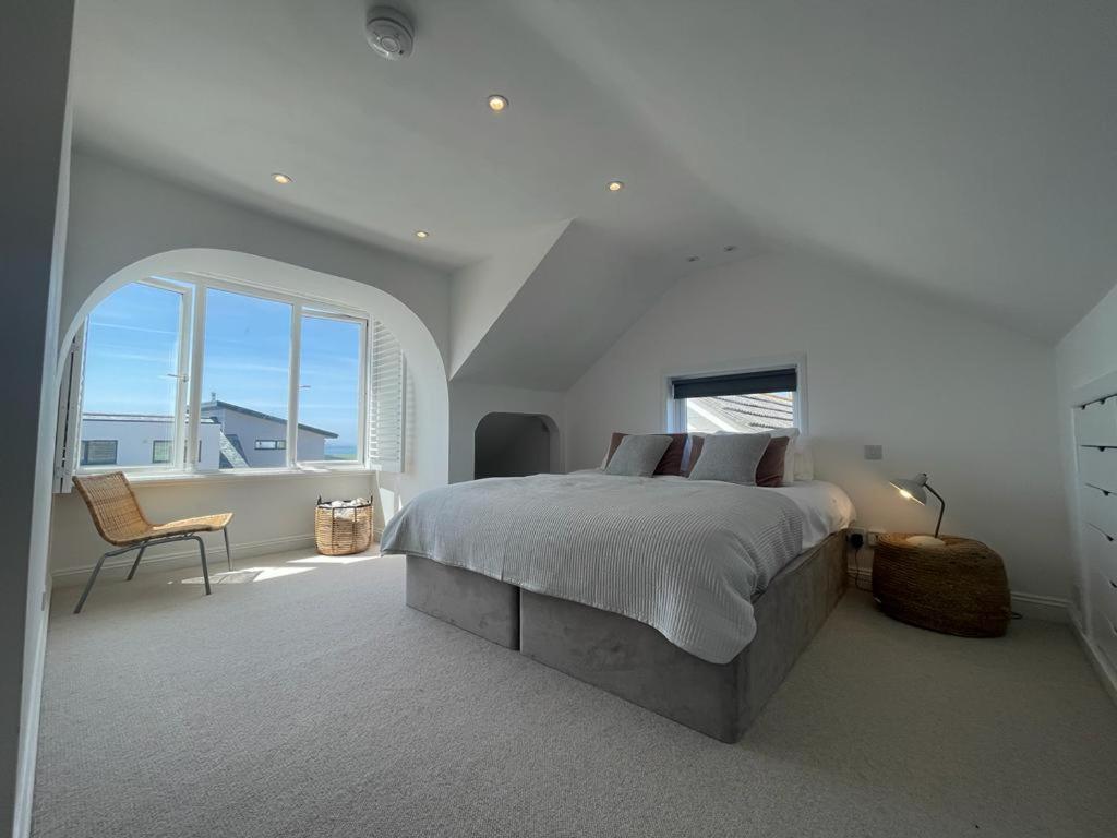 Baywatch Mawgan Porth Spacious Home Sleeps 9, Games Room, Parking & Garden Zewnętrze zdjęcie