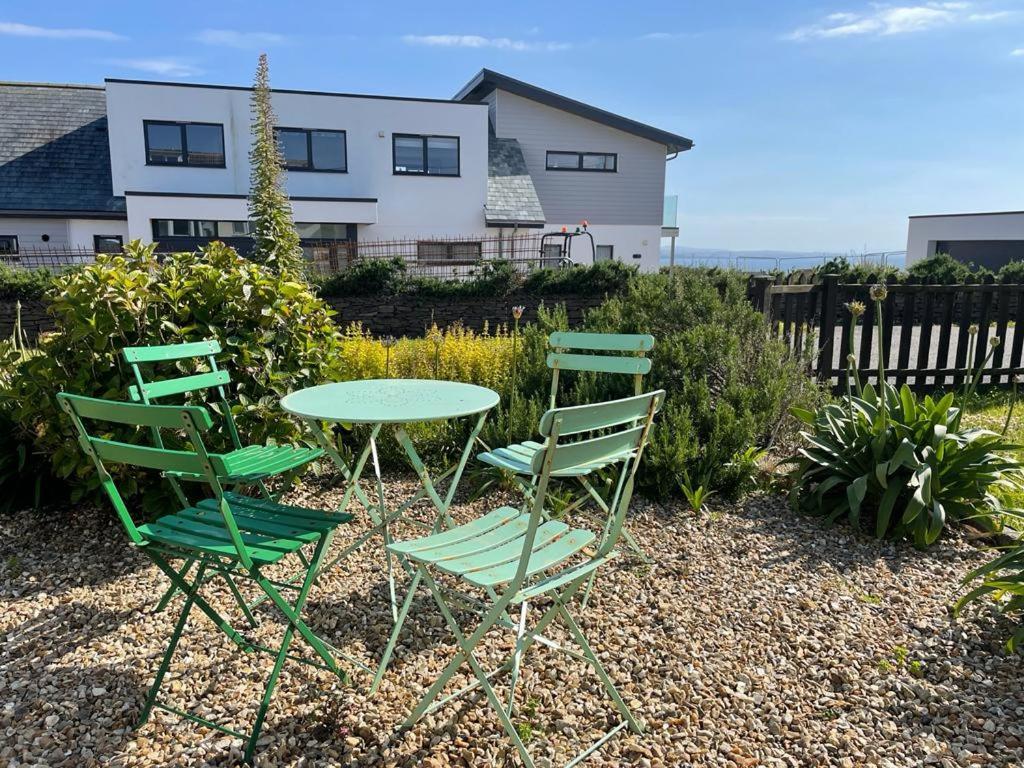 Baywatch Mawgan Porth Spacious Home Sleeps 9, Games Room, Parking & Garden Zewnętrze zdjęcie