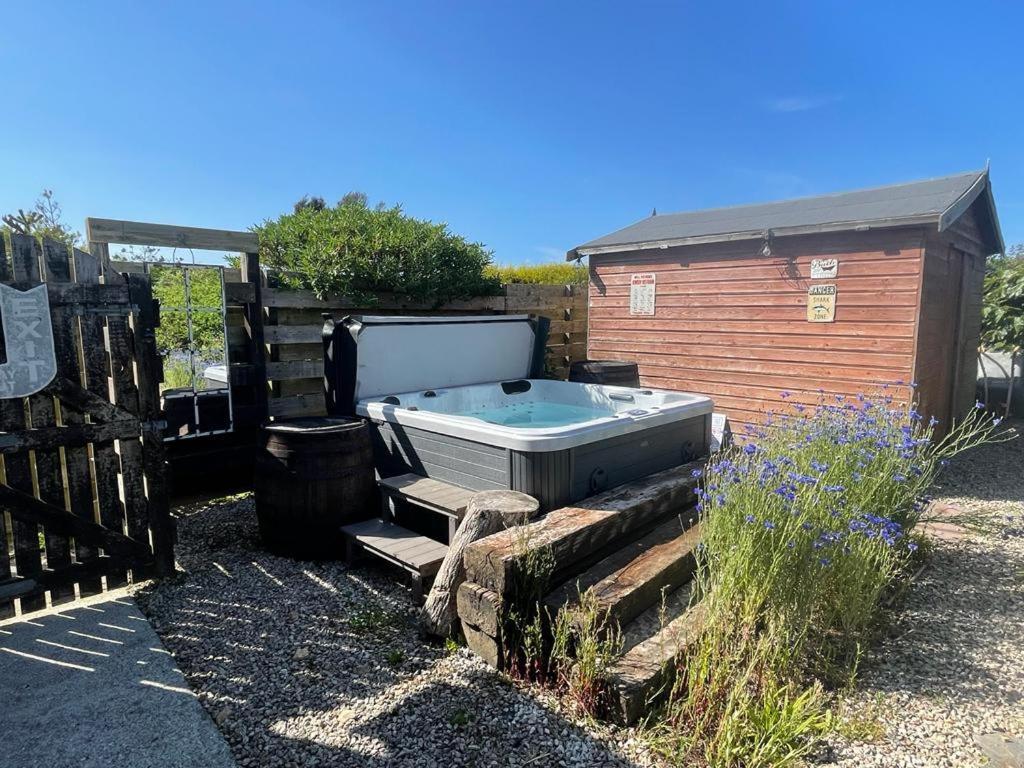 Baywatch Mawgan Porth Spacious Home Sleeps 9, Games Room, Parking & Garden Zewnętrze zdjęcie