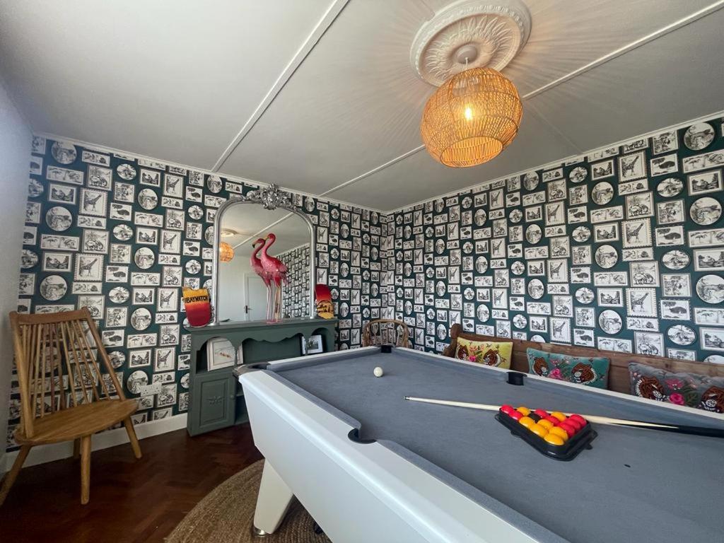 Baywatch Mawgan Porth Spacious Home Sleeps 9, Games Room, Parking & Garden Zewnętrze zdjęcie